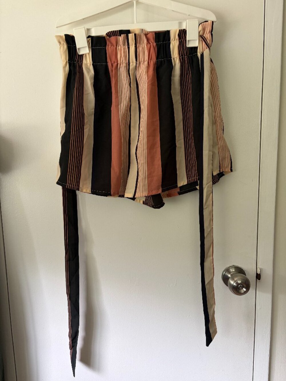 Women's Dress Shorts - M